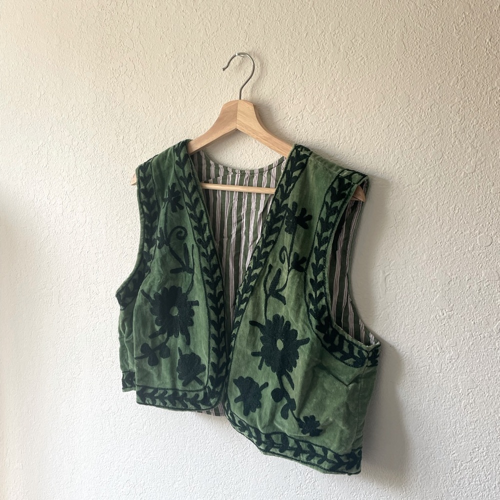 Embroidered velvet quilted vest